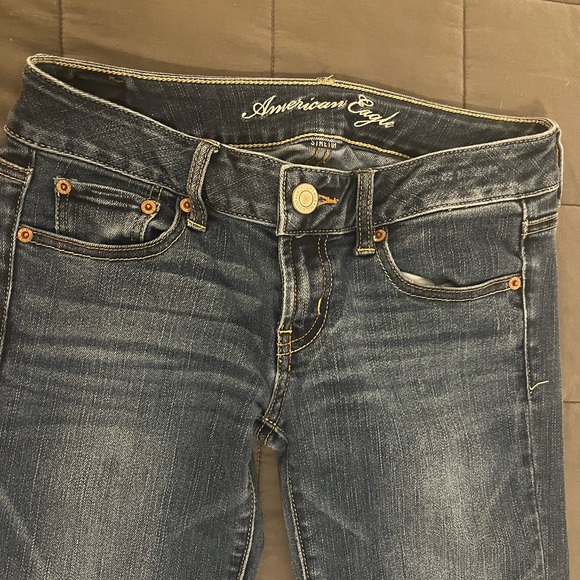American Eagle Women’s size 2 (Favorite boyfriend style) dark blue stretch jeans - Picture 2 of 7